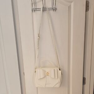 Chic Cream Bow Crossbody Bag
